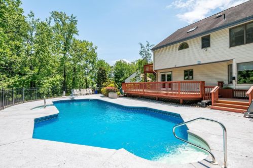 102 King St, Edison NJ 08820-1023 exterior