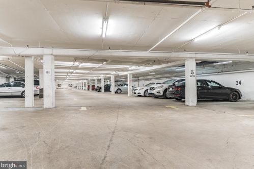 10201 Grosvenor Pl, Rockville MD  20852-4600 exterior