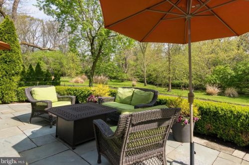 834 Princeton Kingston Rd, Princeton NJ 08540-4128 exterior