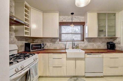 1631 Dresden Dr, Atlanta GA 30319-3633 exterior