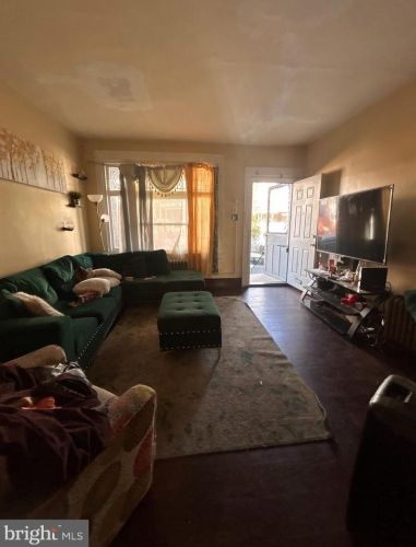 4405 Franklin St, Philadelphia, PA 19140-2231