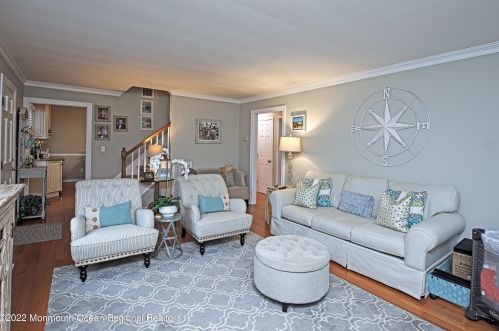 2215 Middle Ave, Point Pleasant Beach NJ 08742-5138 exterior