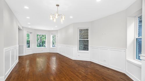 2317 Addison St, Chicago IL 60618-6042 exterior