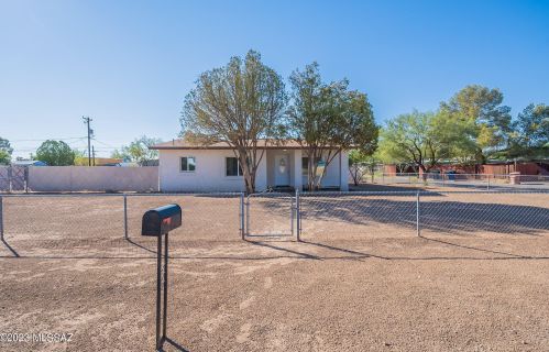 5808 Beverly St, Tucson, AZ 85711-5142