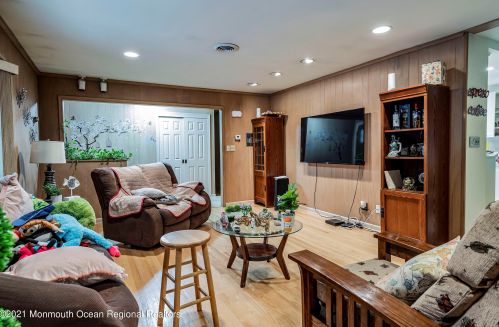 176 Bartley Rd, Jackson Twp NJ  08527-1240 exterior