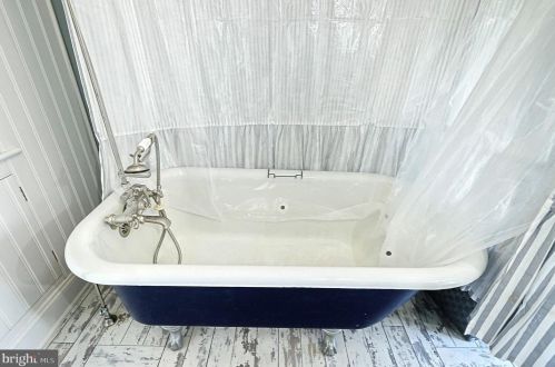 716 Hanover Pike, Littlestown PA 17340-9701 exterior