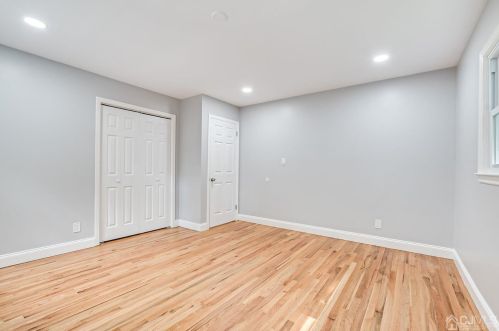 53 Fairmount Ave, Edison NJ  08820-2032 exterior