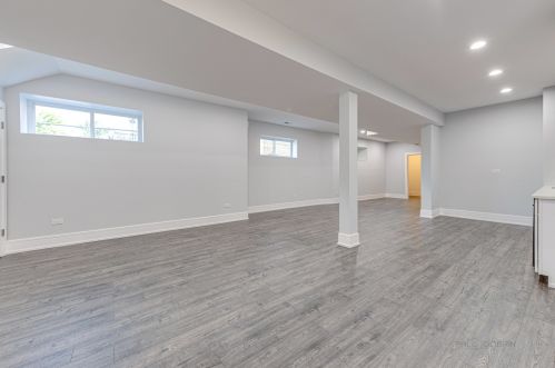 5307 Mcvicker Ave, Chicago IL 60630-1922 exterior