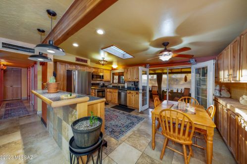 7601 Logan Dr, Tucson AZ  85730-3408 exterior