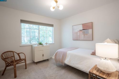 42 Oak Gate Pl, Concord CA 94523-7319 exterior