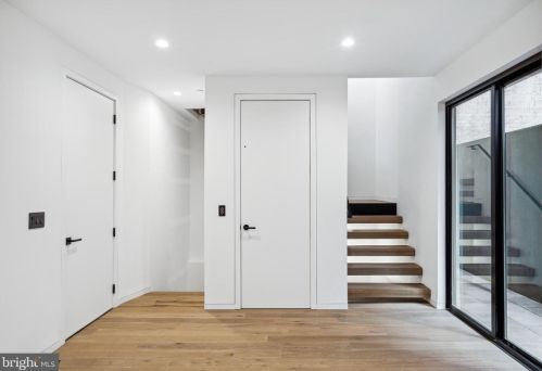 1355 Kater St, Philadelphia PA 19147-1817 exterior