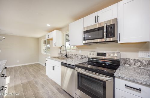 2520 Calle Cordova, Tucson AZ  85710-5732 exterior