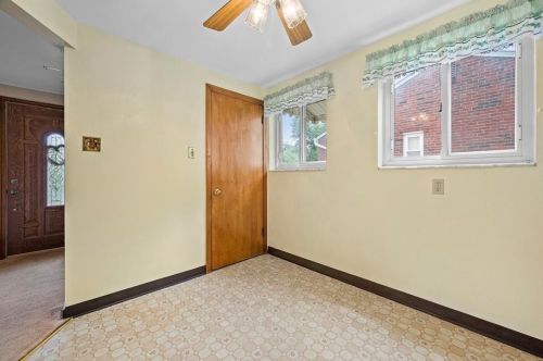 3328 Recker Dr, Pittsburgh PA 15227-4248 exterior