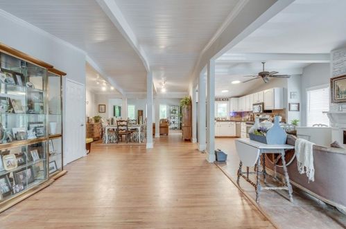 2386 Bynum Rd, Atlanta GA 30319-3908 exterior