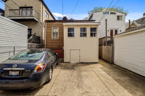 2010 Leavitt St, Chicago IL  60608-2526 exterior