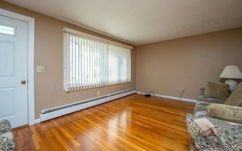 281 Hartwick St, Springfield MA 01108-3564 exterior