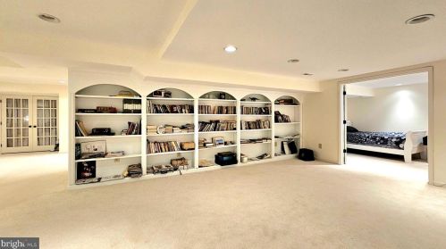 17815 Fraley Farm Rd, Rockville MD 20855-1664 exterior