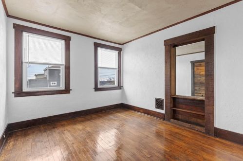 10 Amherst Ave, Pittsburgh PA 15229-1536 exterior