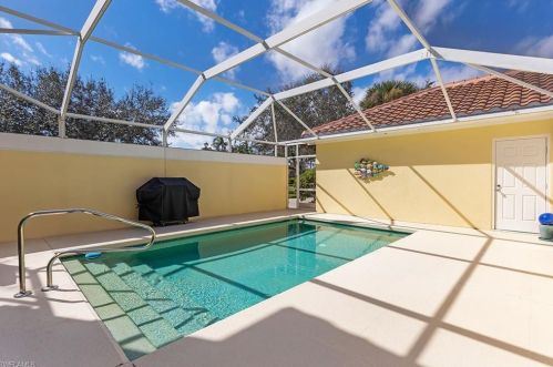 6254 Towncenter Cir, Naples FL 34119-9560 exterior