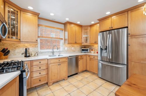 181 Penhurst Dr, Pittsburgh PA 15235-5318 exterior