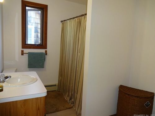 76 Derby Ave, Seymour CT 06483-3106 exterior