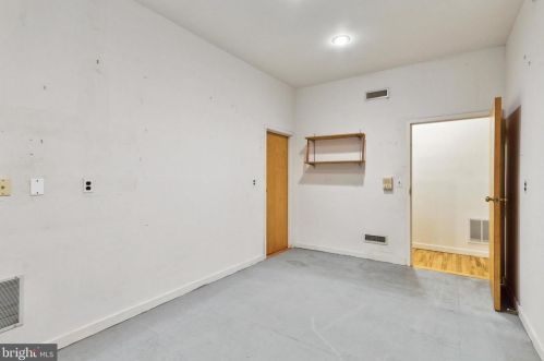 730 Bainbridge St, Philadelphia PA 19146-1807 exterior