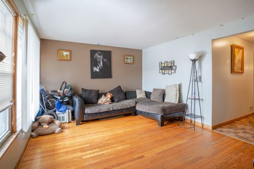 2919 57th St, Chicago, IL 60629-2145