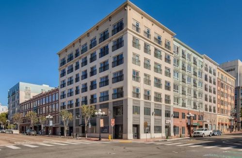 450 J St, San Diego CA 92101-6966 exterior