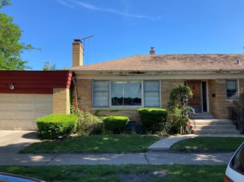 6600 Mozart St, Chicago, IL 60645-4308