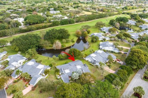 53 Hampshire Ln, Boynton Beach FL 33436-7414 exterior