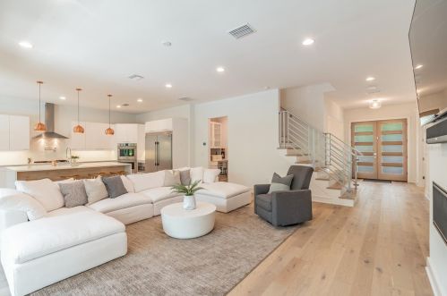 503 Davis Blvd, Tampa FL 33606-4012 exterior