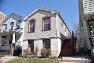 1614 Franklin Pl, Milwaukee WI  53202-2201 exterior