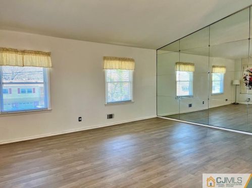 7 Hallo St, Edison NJ exterior