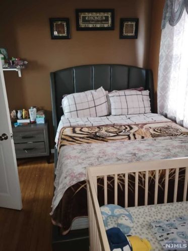 106 Rollinson St, Town Center NJ 07052-4601 exterior