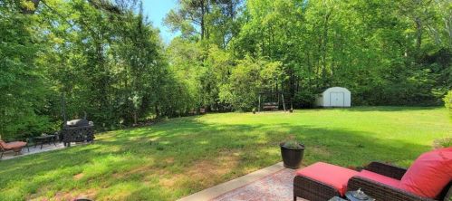 2260 Harmony Lk Cir, Lithonia GA exterior