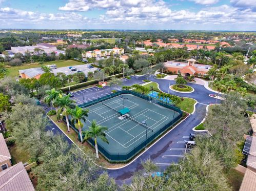 10054 Armani Dr, Boynton Beach FL 33437-3743 exterior