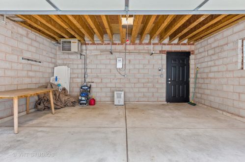 1325 Melrose St, Chicago IL 60618-5847 exterior