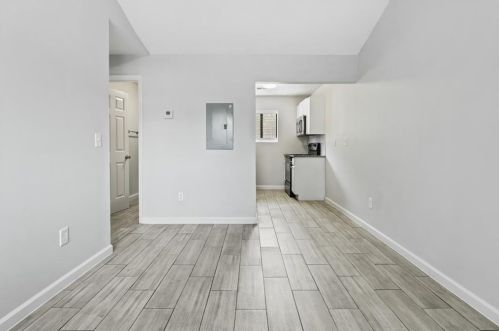 379 Elm St, Atlanta GA 30318-8501 exterior