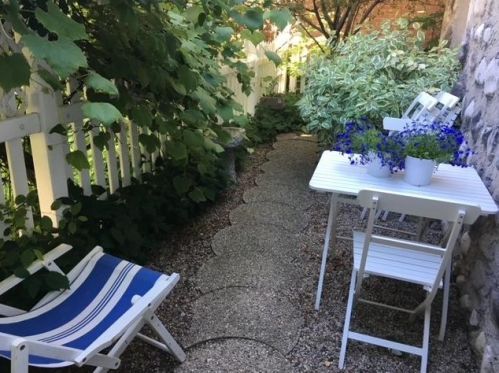 301 Carlisle Ave, Milwaukee WI 53217-4826 exterior