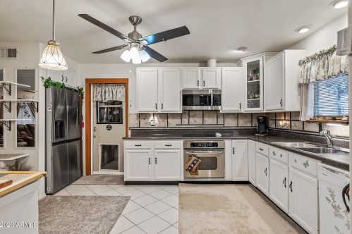 8849 40th Ave, Phoenix, AZ 85051-3604