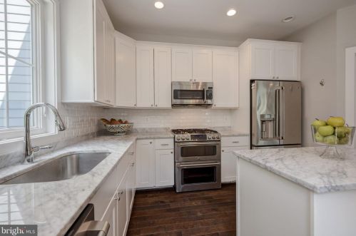 300 Mount Vernon Ave, Alexandria VA  22301-2232 exterior