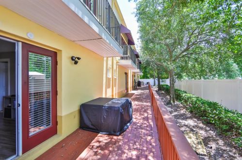 3334 Las Campos Pl, Tampa FL  33611-2967 exterior