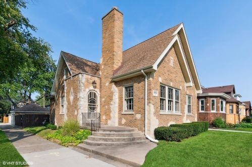 10458 Campbell Ave, Chicago, IL 60655-1019