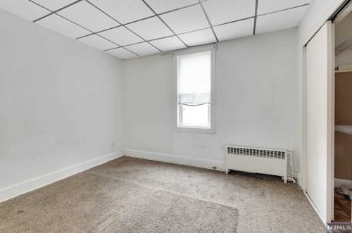 12 Bender Pl, Cliffside Park NJ 07010-1202 exterior