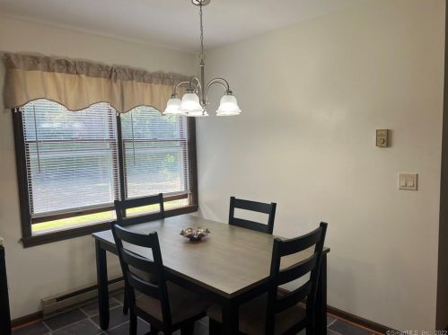 963 Upper Maple St, Killingly CT 06241-2042 exterior