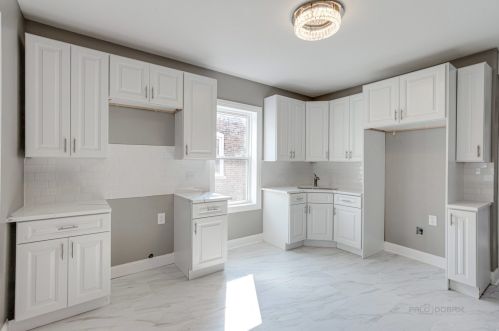 3048 80th St, Chicago IL  60617-1437 exterior