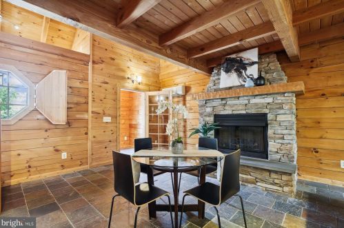 3432 Memorial St, Alexandria VA 22306-1548 exterior