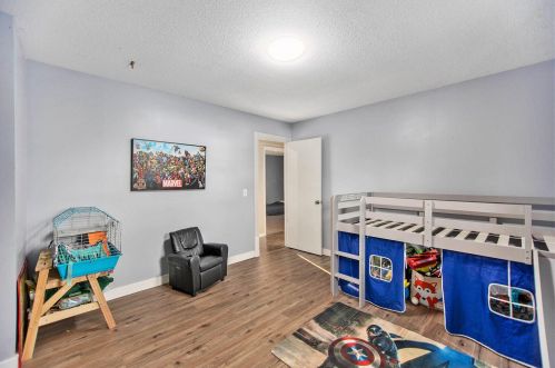 1819 Eloise Dr, Meskegon MI  49444-4013 exterior