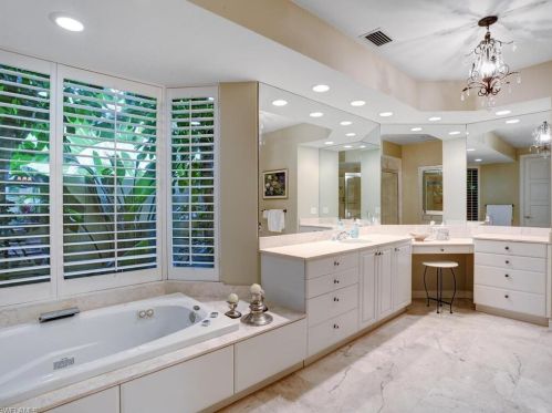 15287 Burnaby Dr, Naples FL 34110-7930 exterior