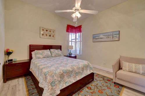 1553 Amherst Dr, Fort Pierce FL 34986-2413 exterior